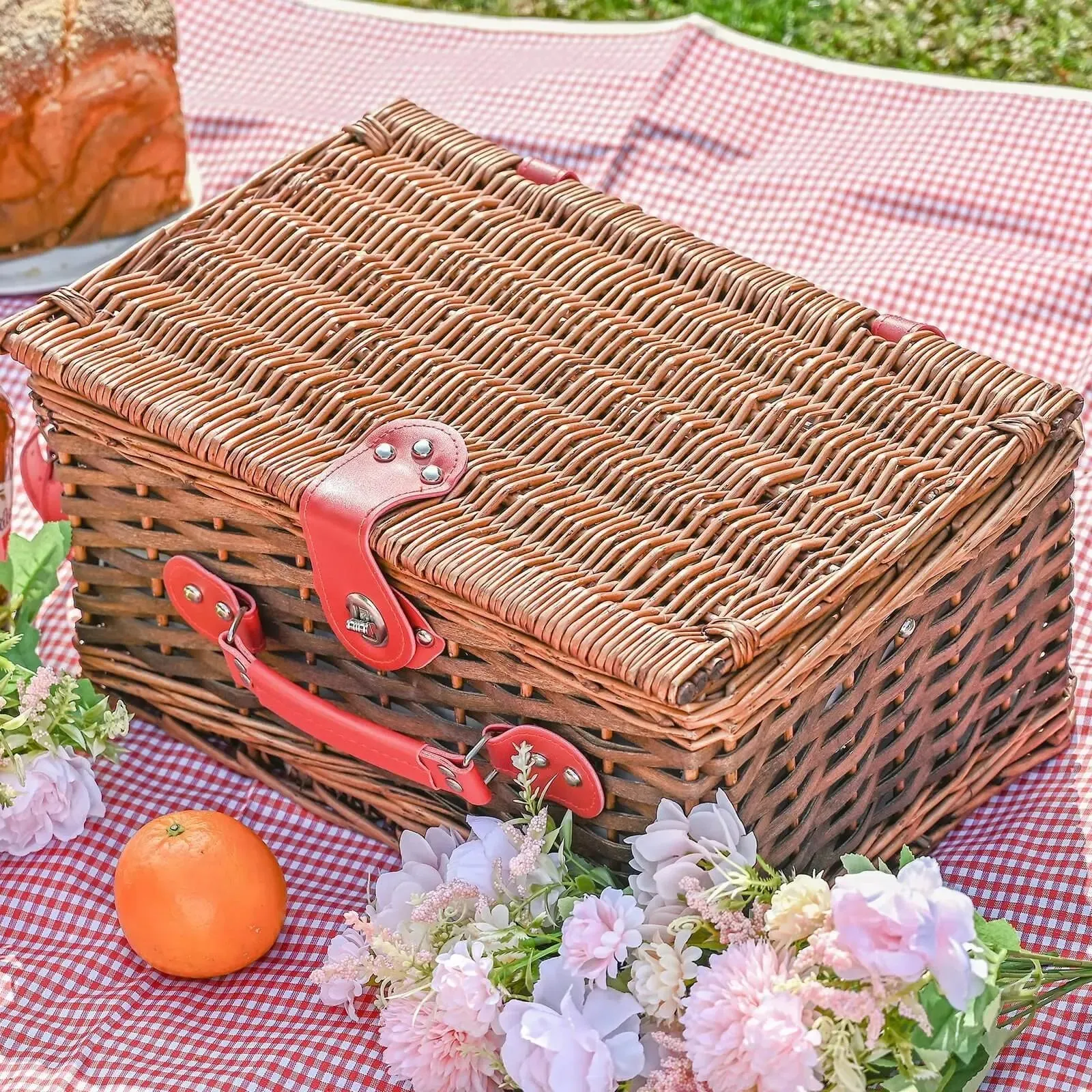 Wicker picnic set for 4